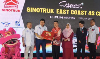 SINOTRUK T7H Helps Malaysian Distributors Enter the East Coast Market
